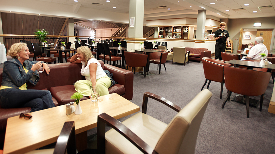 The Essex Golf and Country Club Members Pulse Bar